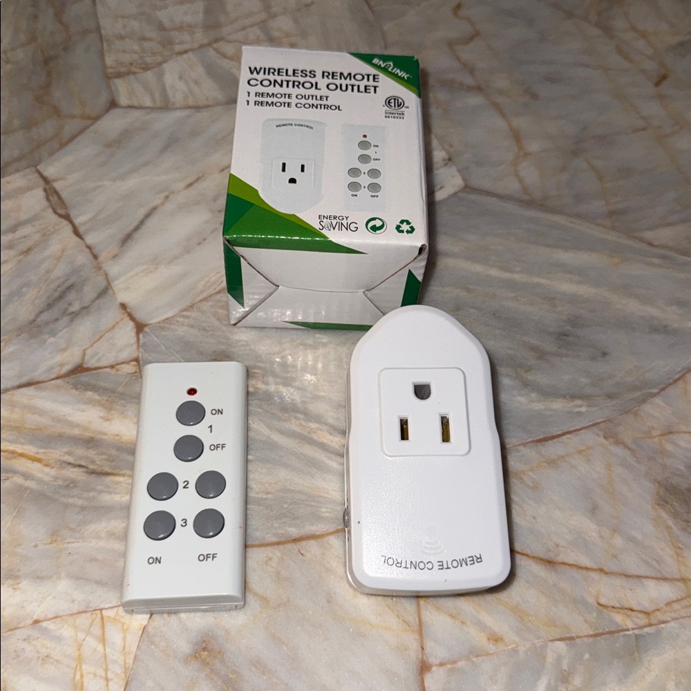 BN-Link Wireless Remote Control Outlet -‎ Green and White